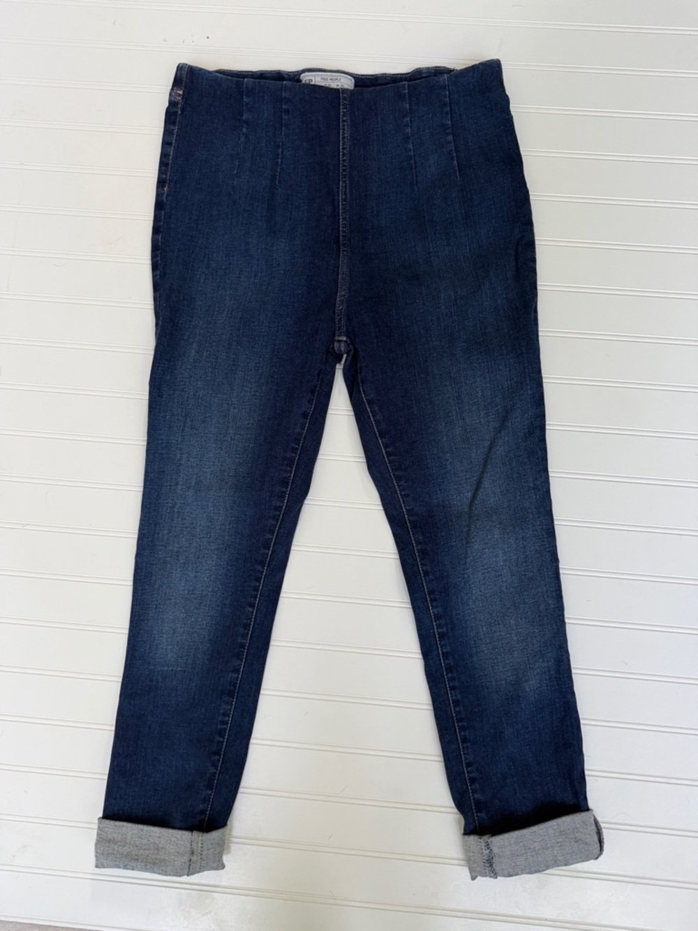 (176)Free People Dark Wash Straight Leg Jeans